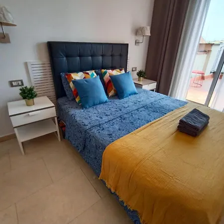 Hostel By Paseo De Colon Apartment Barcelona