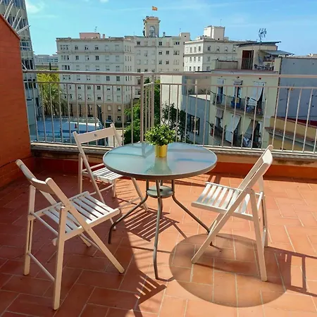 By Paseo De Colon Apartment Hostel Barcelona
